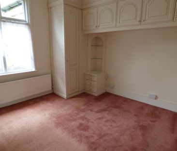 Semi Detached House - Photo 2