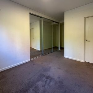 1 bedroom apartment - 20% below market rent - Photo 2