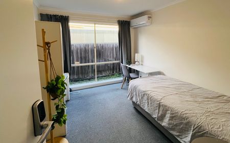 Roxburgh Park - Photo 3