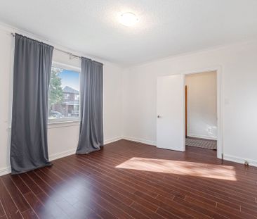 For Lease - 56 Ash Crescent, Toronto, Ontario - Photo 1