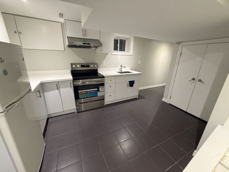 For Lease - 401 Crawford Street Unit# Bsmt, Toronto, Ontario - Photo 4