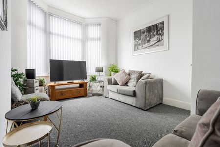 4 Bed Semi-Detached House, Hawthorne Road, L20 - Photo 3