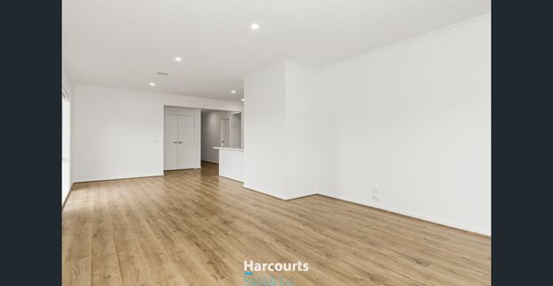 For Rent – Modern Family Home in the Heart of Kalkallo! - Photo 1