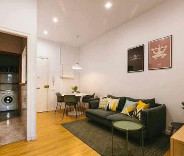 Carrer del Comte d'Urgell, Barcelona, Catalonia 08011 - Photo 2