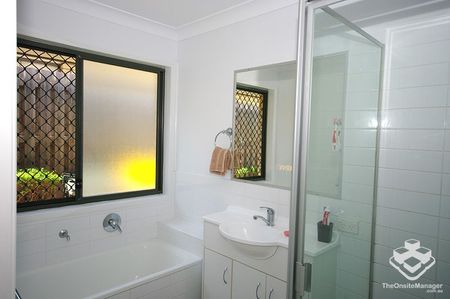 SHORT TERM TENANCY 6MTHS $440 3BED, 2BATH, 1 CAR - Photo 2