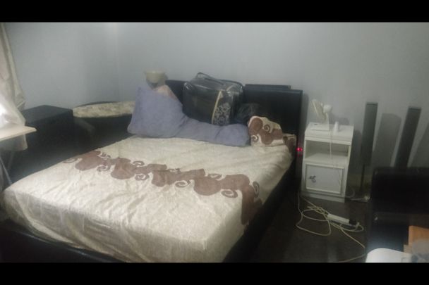 Room in a Shared House, Selby Road, E13 - Photo 1