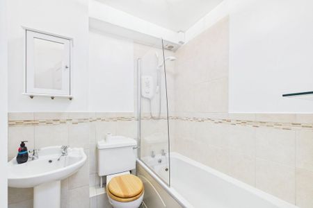 2 bedroom ground floor flat to rent - Photo 5