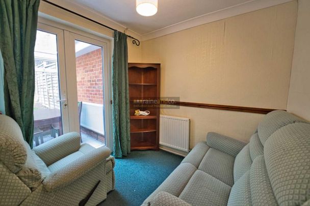 3 bedroom end of terrace house to rent - Photo 1