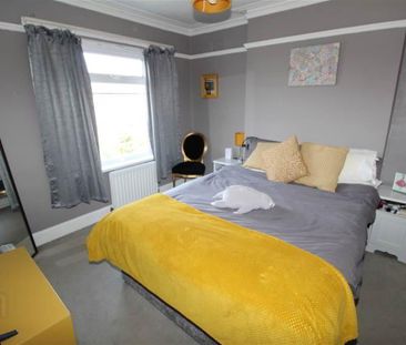1 Pirrie Park Gardens, Belfast, BT6 0AG - Photo 3