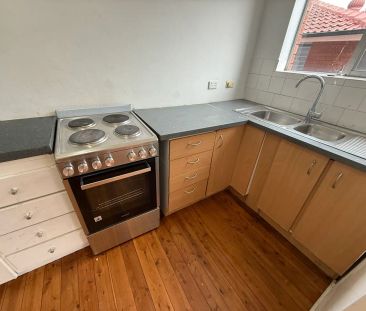 “1 Bedroom Unit in Popular Location !” - Photo 2