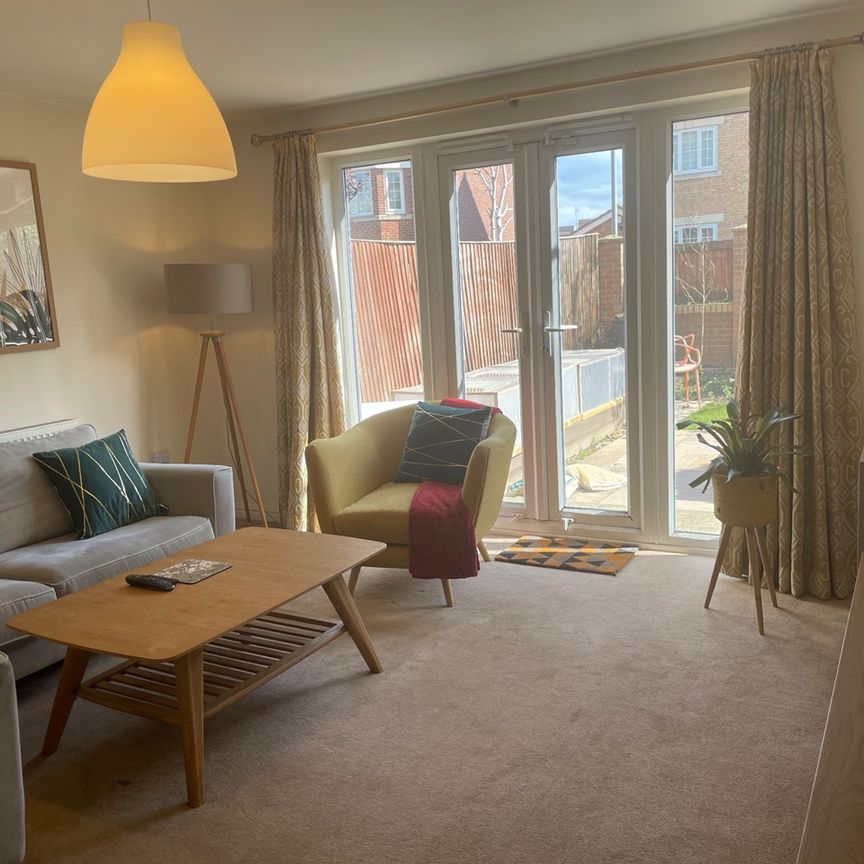 4 Bed End Terrace, Dunlop Avenue, LS12 - Photo 1