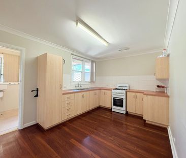 Charming 3-Bedroom Rental House in Peaceful Langford Neighborhood - Photo 6