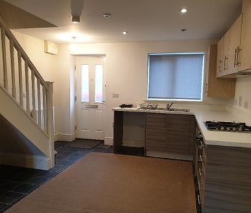 2 bedroom terraced house to rent - Photo 4