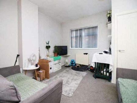 North Albert Street, Fleetwood, FY7 - Photo 4