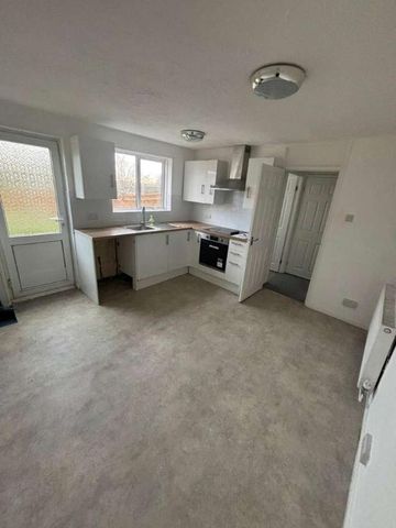 Pensford Drive, Eastbourne, BN23 - Photo 2