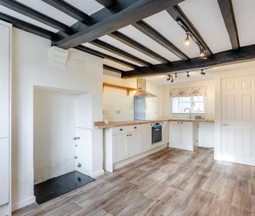 2 bedroom semi-detached house to rent - Photo 6