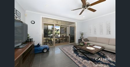 Modern Family Home in a Peaceful Cul-de-Sac - St Peters Precint and Ironside State School catchment zone. - Photo 4
