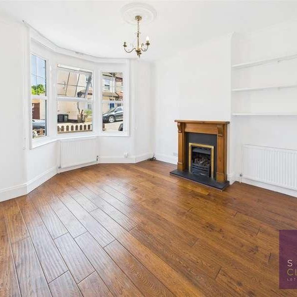 Middle Road, East Barnet, EN4 - Photo 1