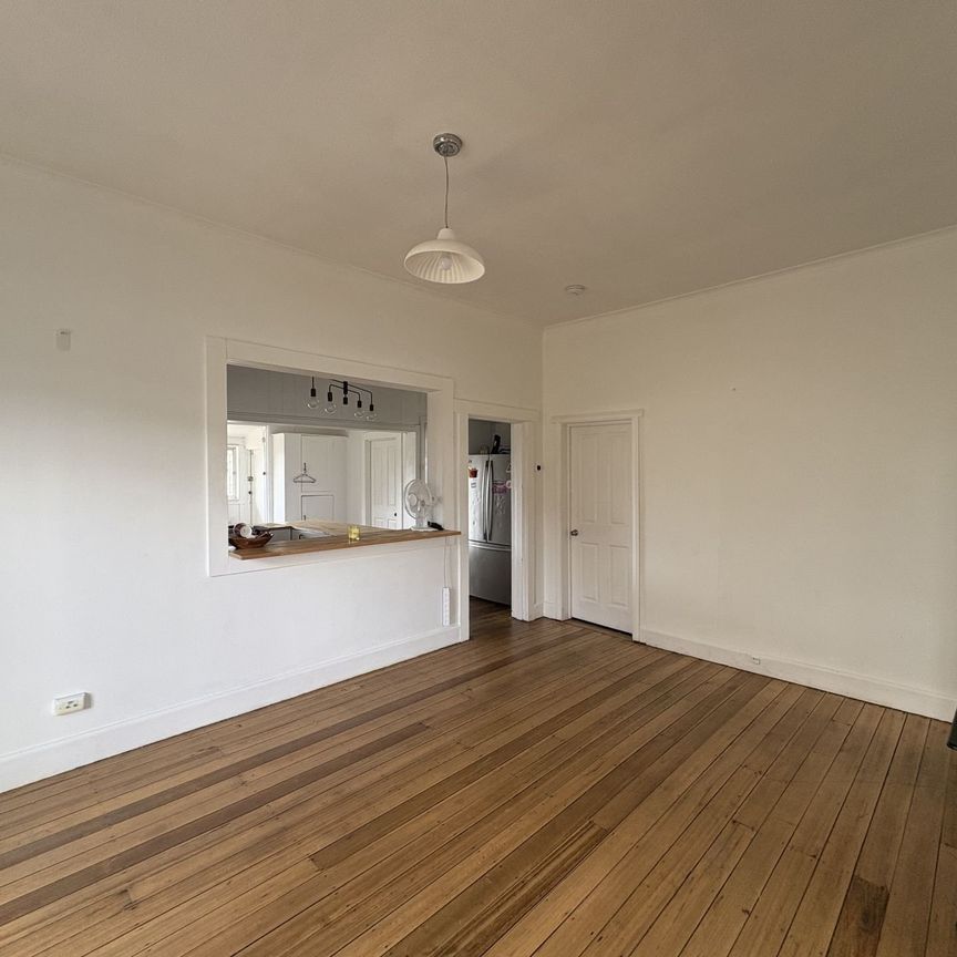 Feel at home, Living Here - Photo 1