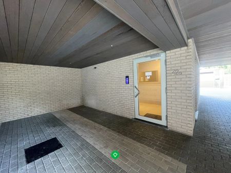 Ruim, lichtrijk appartement met 2 slaapkamers en autostandplaats te Roeselare - Foto 3