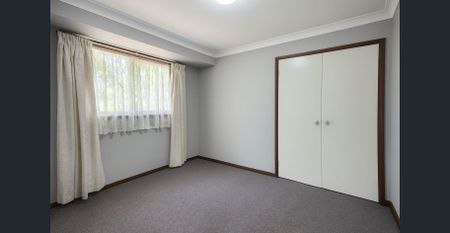 Light, Bright & Freshly Painted Home Near Schools and Shop - Photo 3