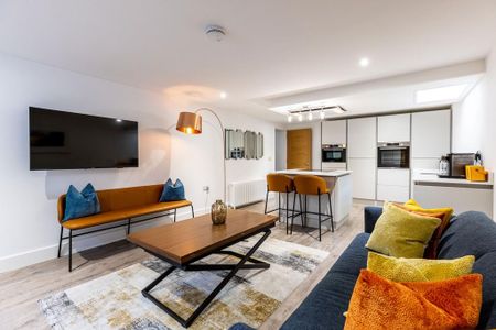 3 bedroom serviced apartment to rent - Photo 3