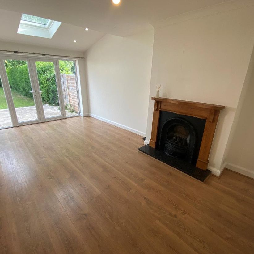 3 bedroom house - semi-detached to rent - Photo 1