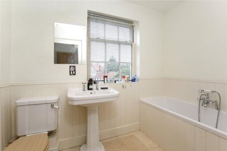 4 bedroom detached house to rent - Photo 4