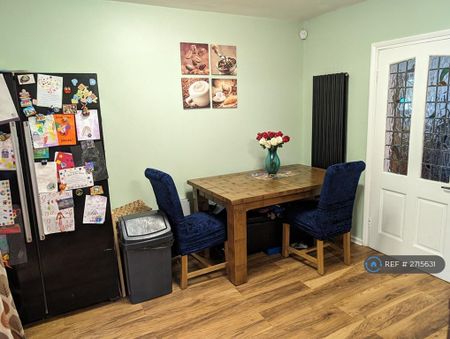 3 bedroom terraced house to rent - Photo 5