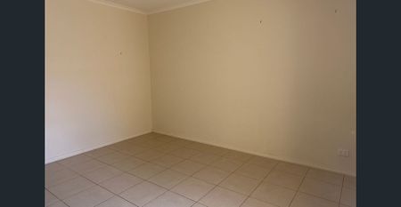 Neat home in private setting - Photo 5