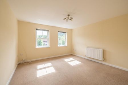 2 bedroom maisonette to rent - Photo 2
