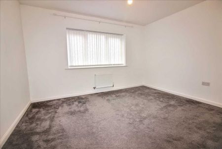 3 bedroom detached house to rent - Photo 3