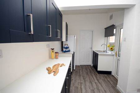 2 bed flat to rent in Wharton Street, South Shields, NE33 - Photo 3