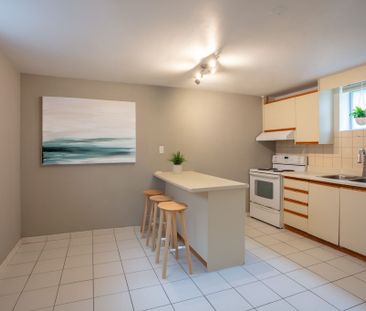 For Lease - 10 Northcliffe Boulevard Unit# Basement, Toronto, Ontario - Photo 4