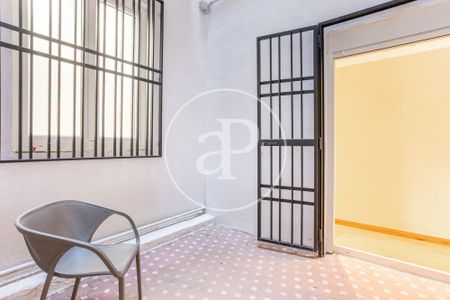Flat for rent with Terrace in San Francesc (Valencia) - Photo 3