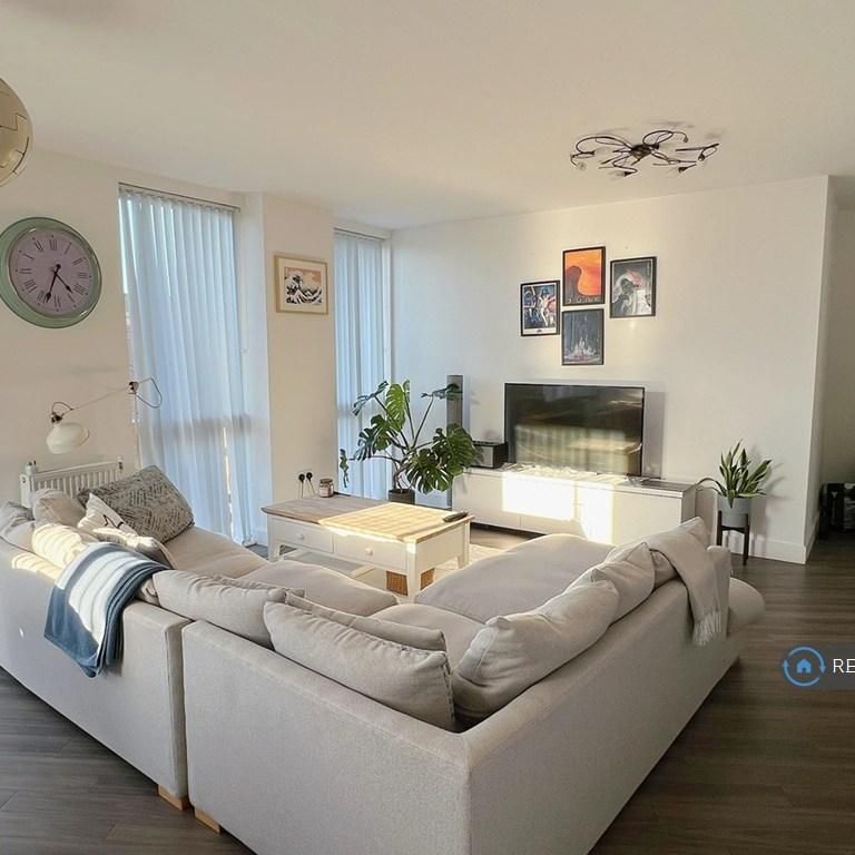 2 bedroom flat to rent - Photo 1