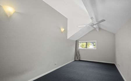 Spacious Family Home In Robina! - Photo 4