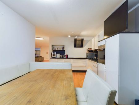 Exklusives Wohnen in zentraler Lage ? 4-Zimmer-Wohnung mit Penthouse-Flair in Stuttgart - Foto 5