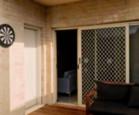 Large double ensuite bedroom in Eastlakes - Photo 5