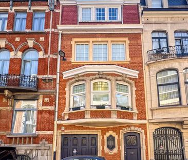Woning te huur in Etterbeek voor € 3.450 met 4 slaapkamers - Photo 1