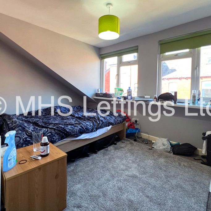 4 Bedroom Mid Terraced House for rent in Royal Park Road - Photo 1