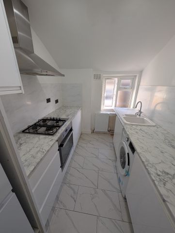 1 Bed Flat, Louisville Road, SW17 - Photo 5