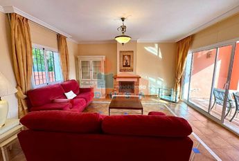 ALQUILER ADOSADA EXCLUSIVA | 2.700 €, 277 m²