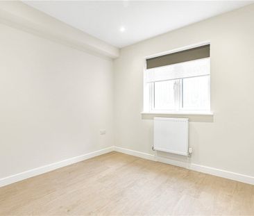 A newly built modern apartment situated on the first floor with a b... - Photo 4