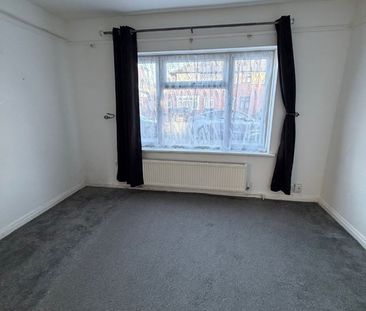 1 Bed Maisonette, Shere Road, IG2 - Photo 2