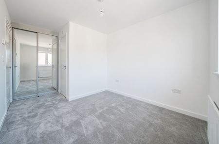 3 bedroom semi-detached house to rent - Photo 4