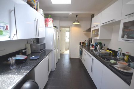 1 bedroom Flat To Let - Photo 5