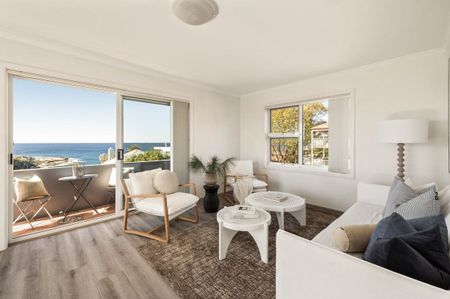 Top Floor Sunny Beachside Sanctuary With Spectacular Ocean Views - Photo 2