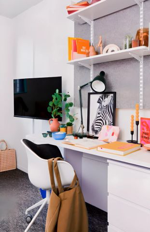 Signature Studio Apartment-Standard View with Balcony - Photo 2