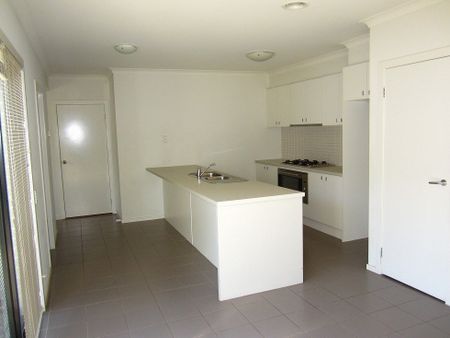 Stunning Family Home in Maidstone - Photo 2